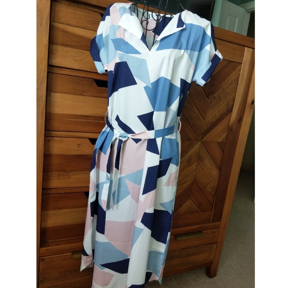 Lightweight geometric print midi-dress